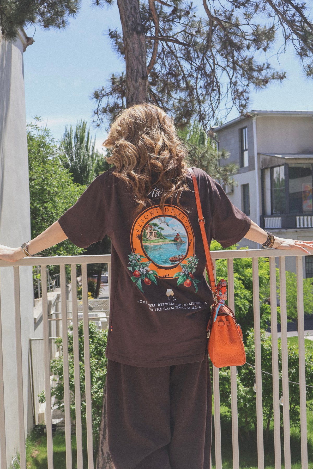 RESORT DE SEVAN CHOCOLATE OVERSIZED T-SHIRT